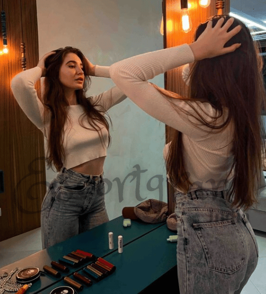 Call Girl Delhi Zahra