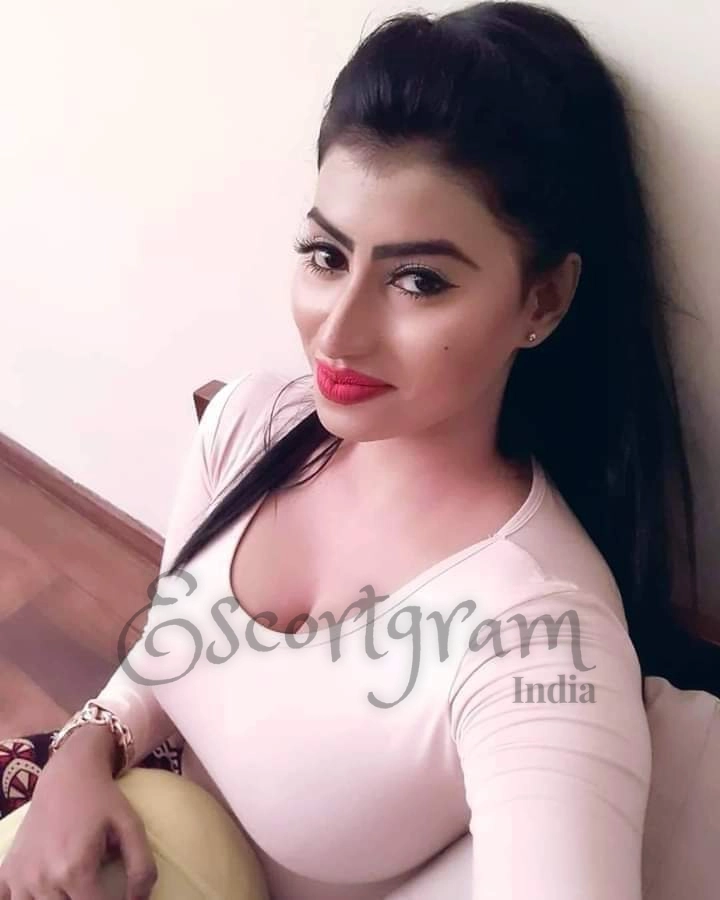 Call Girl Delhi Somiya Sharma