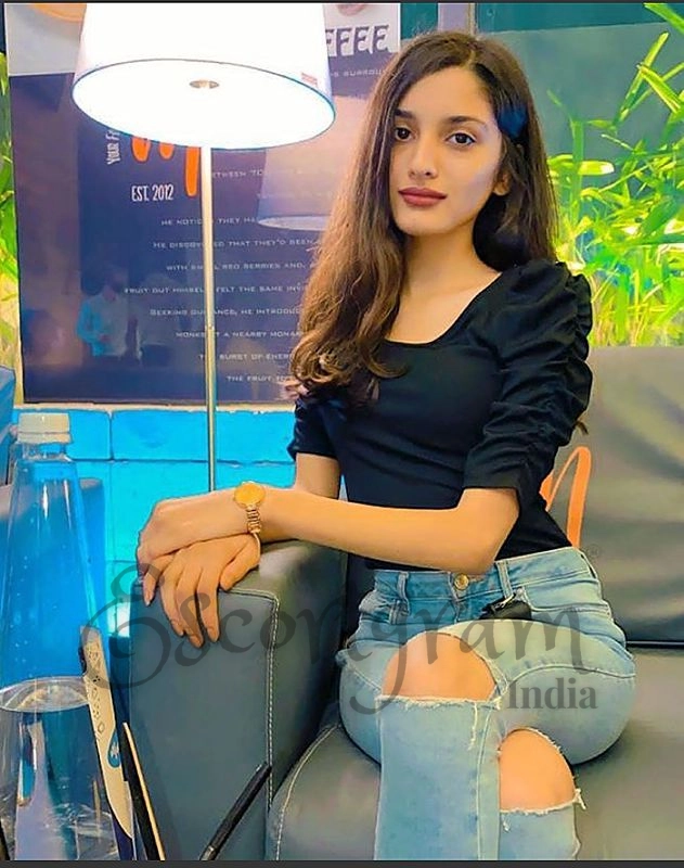 Call Girl Delhi Darling Liza