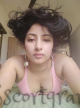 Call Girl Delhi Desiree