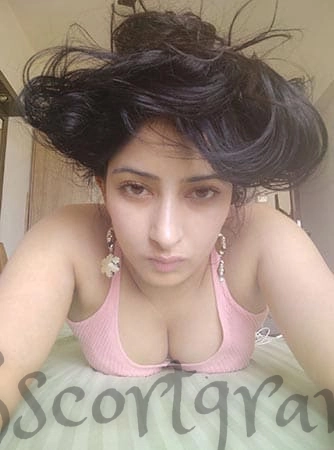 Call Girl Delhi Desiree