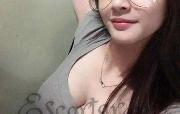 Call Girl Delhi Emma