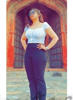 Call Girl Delhi Garima Sachdeva