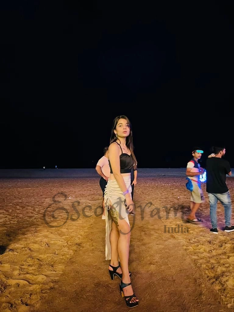 Call Girl Delhi Akruti