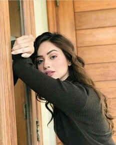 Call Girl Delhi Kira