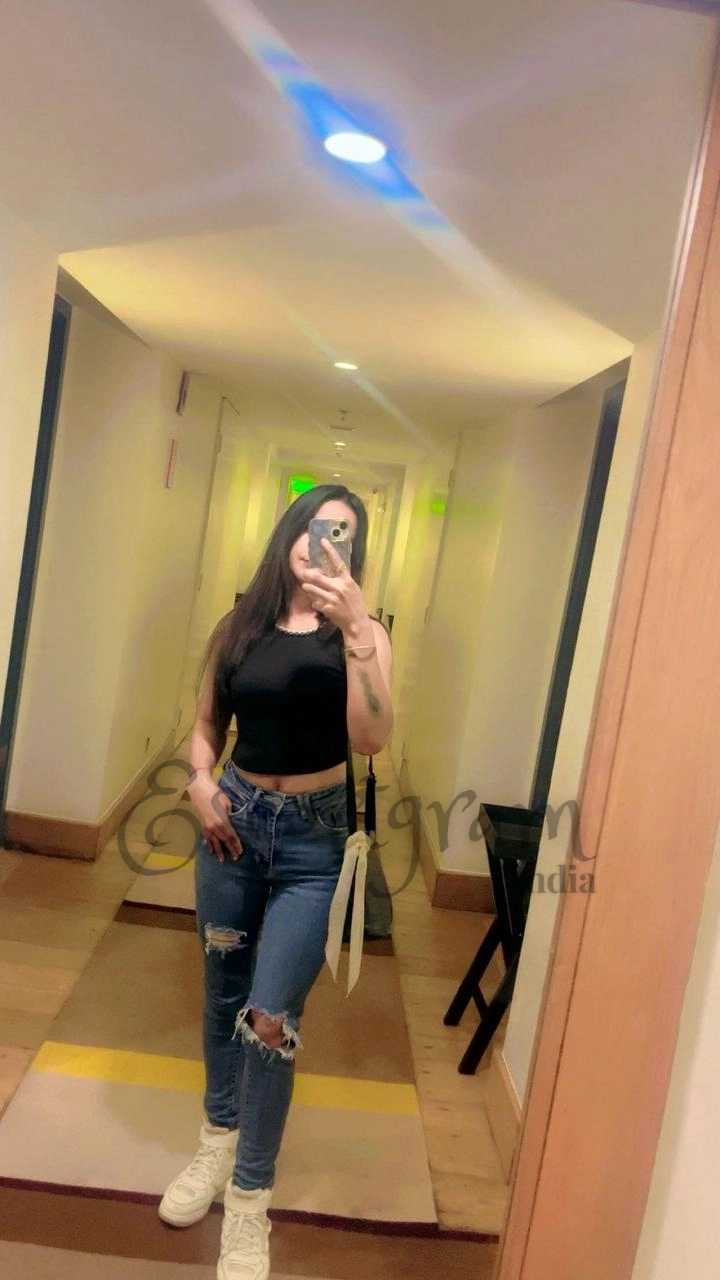 Call Girl Delhi Monika