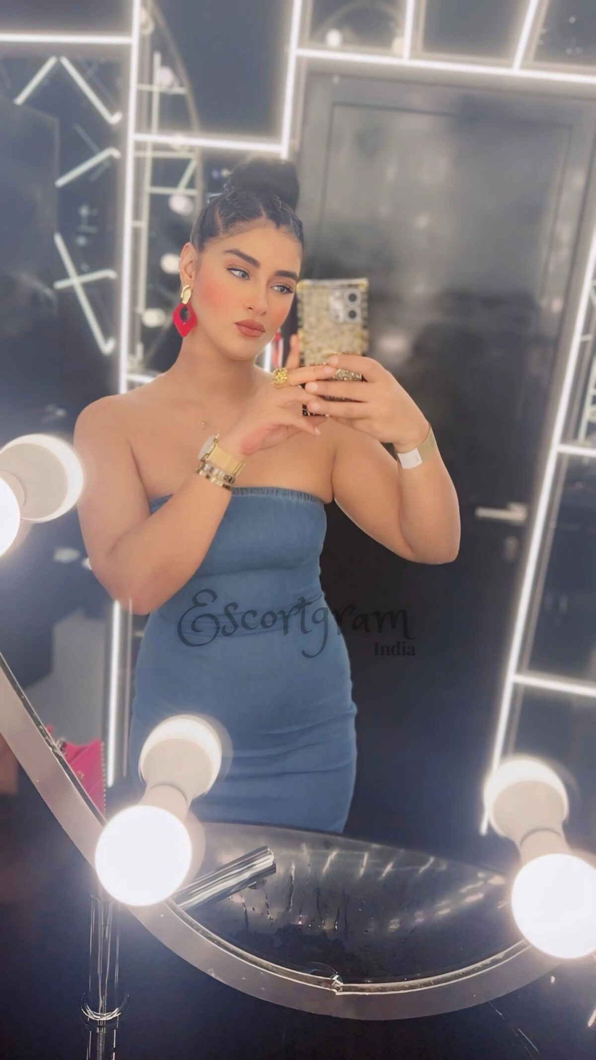 Call Girl Delhi Monika