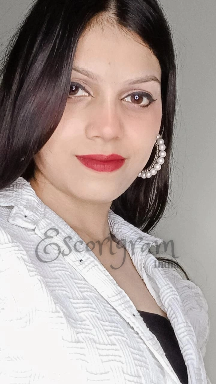 Call Girl Delhi - Pranshi