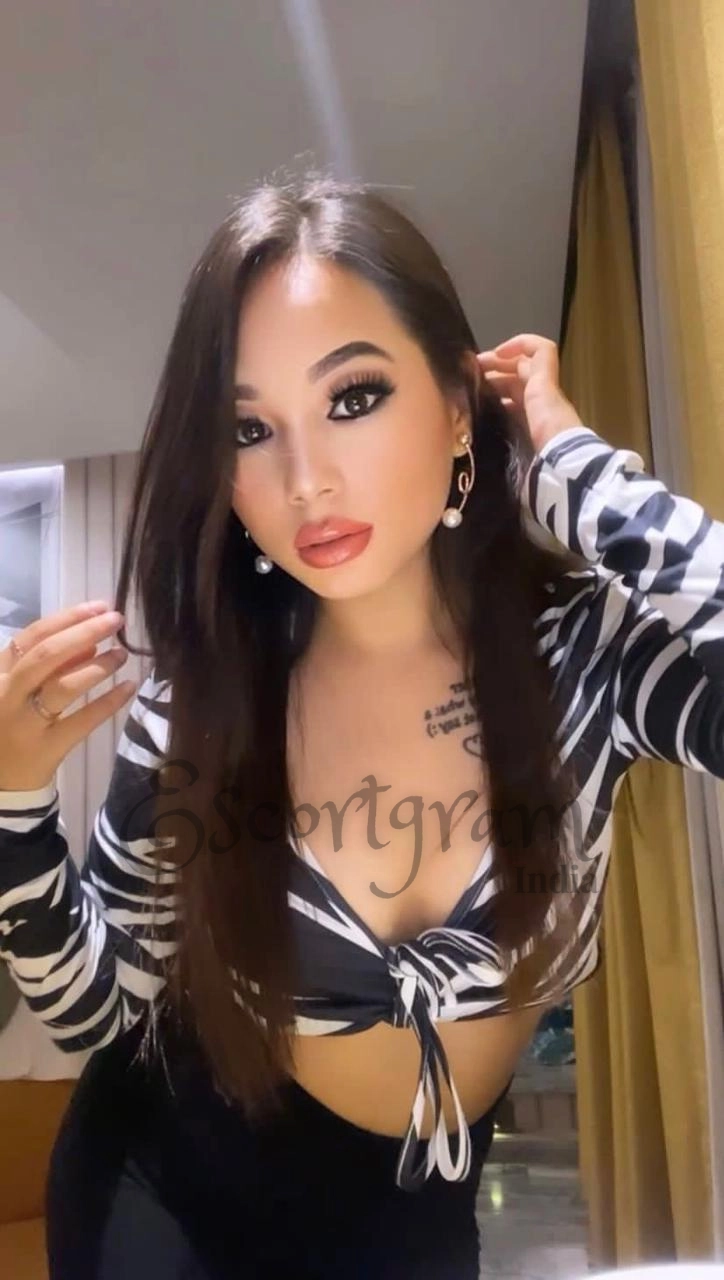 Call Girl Delhi Priyansi