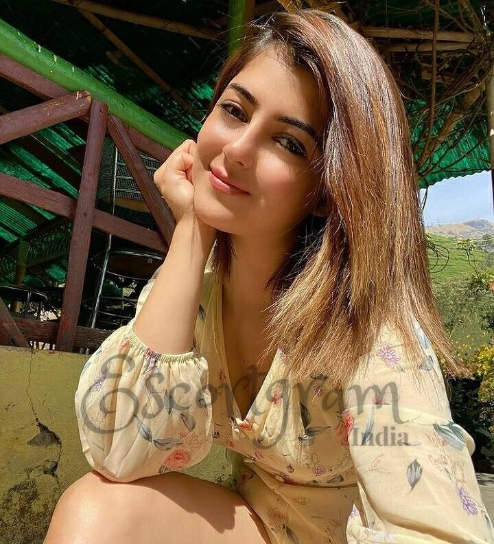 Call Girl Delhi Monika