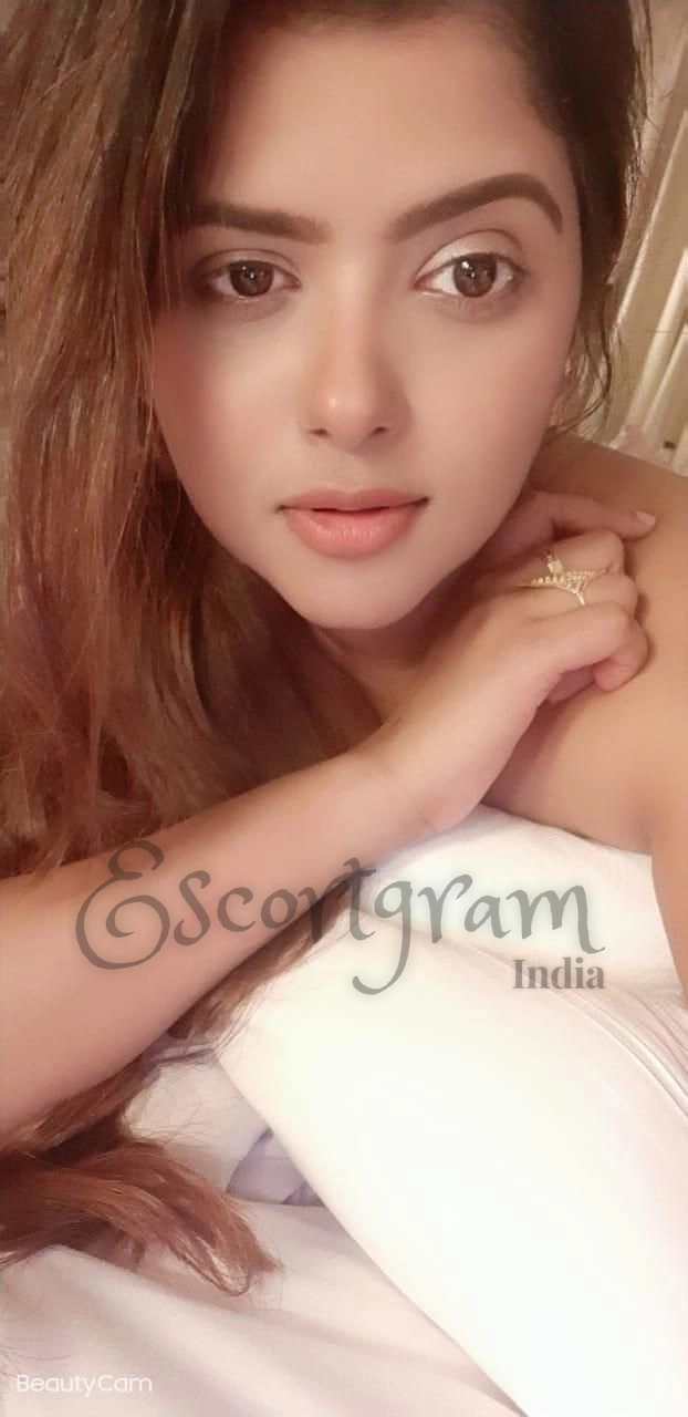 Call Girl Delhi Radhika