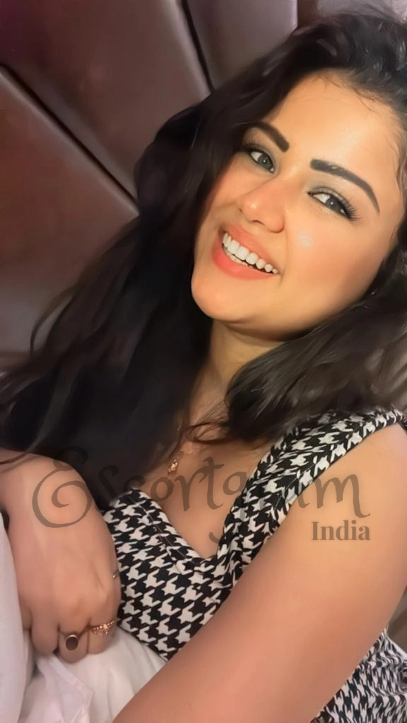 Call Girl Delhi Rasmi