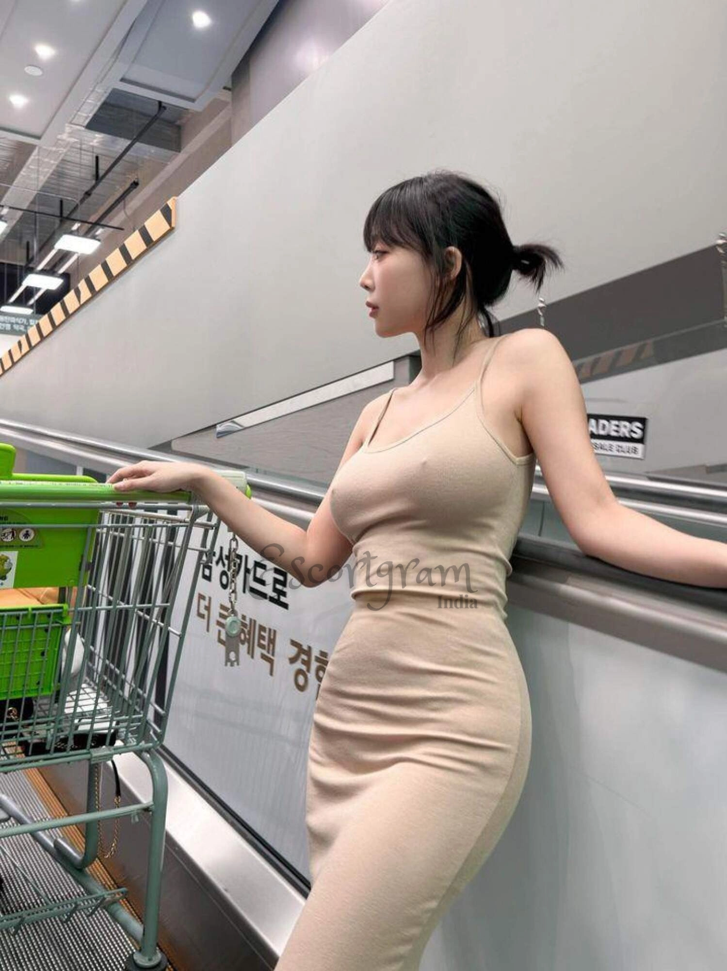 Call Girl Delhi Roshani