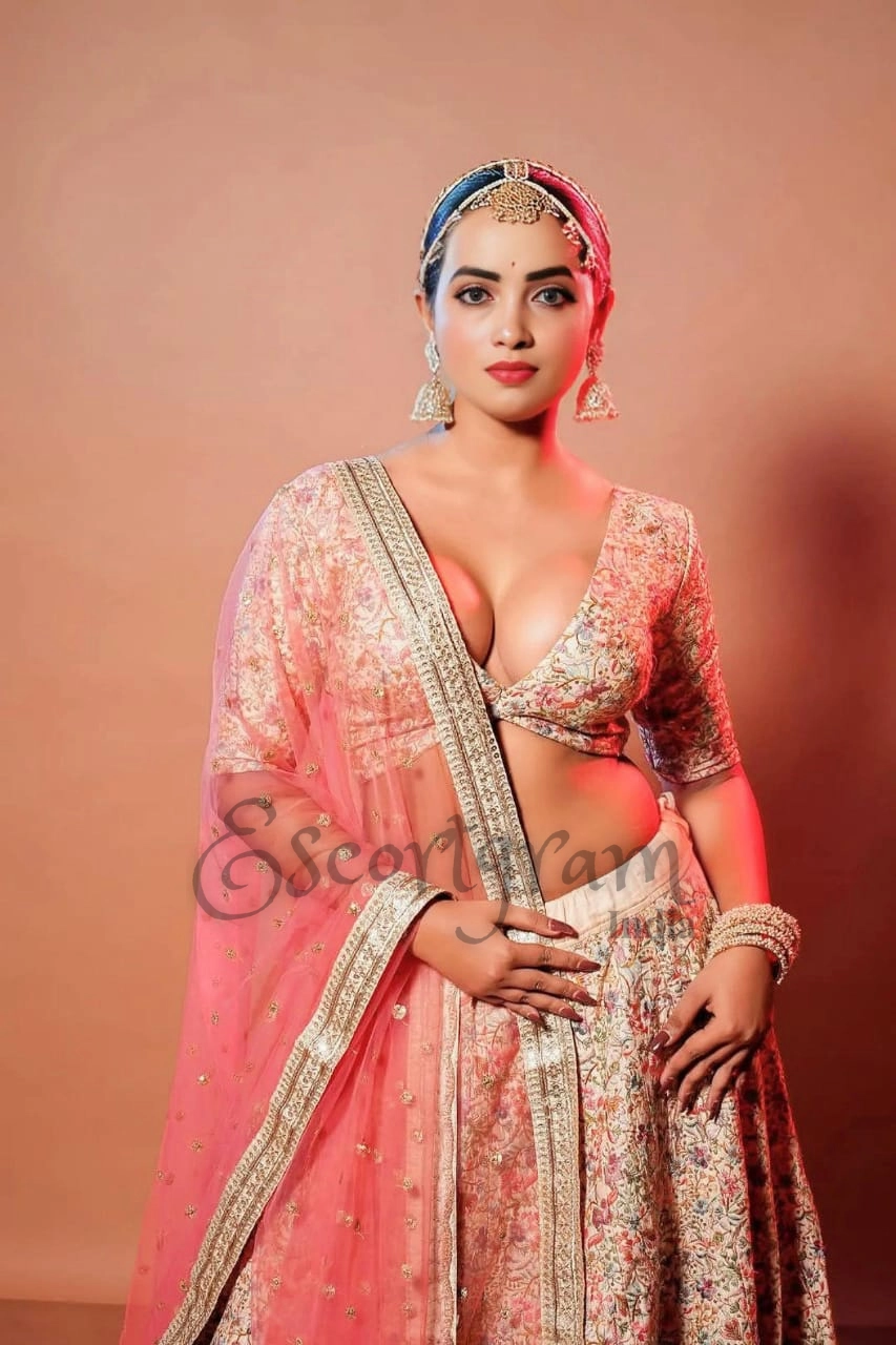 Call Girl Delhi Saanvi