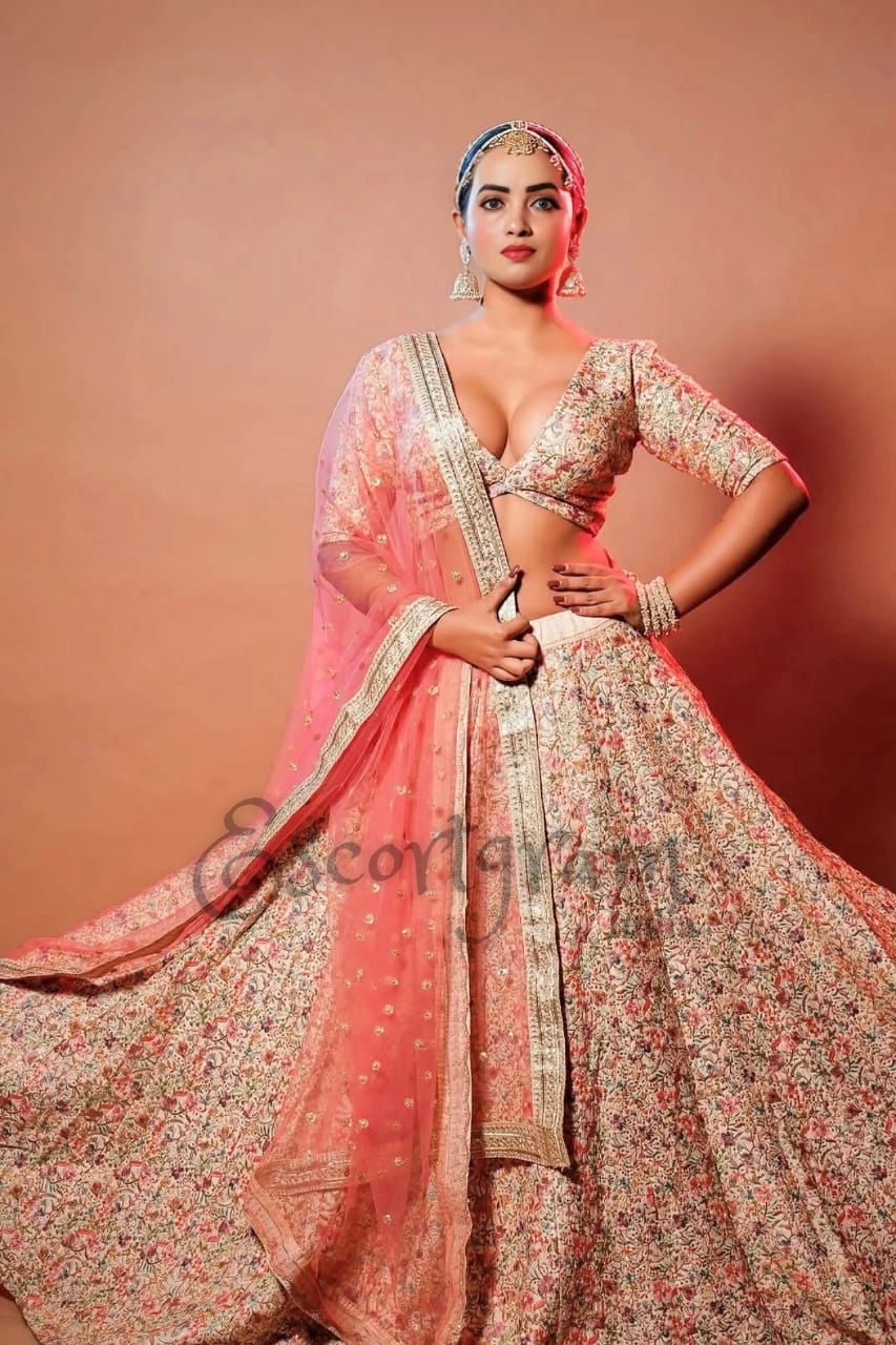 Call Girl Delhi Saanvi
