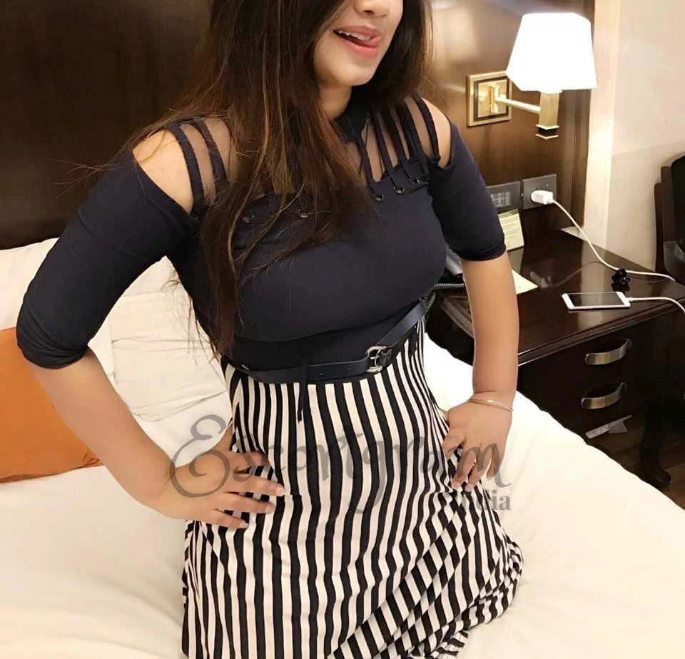 Call Girl Delhi Rasmi