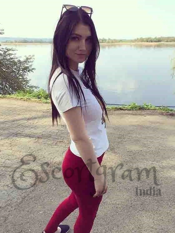 Call Girl Delhi Senia