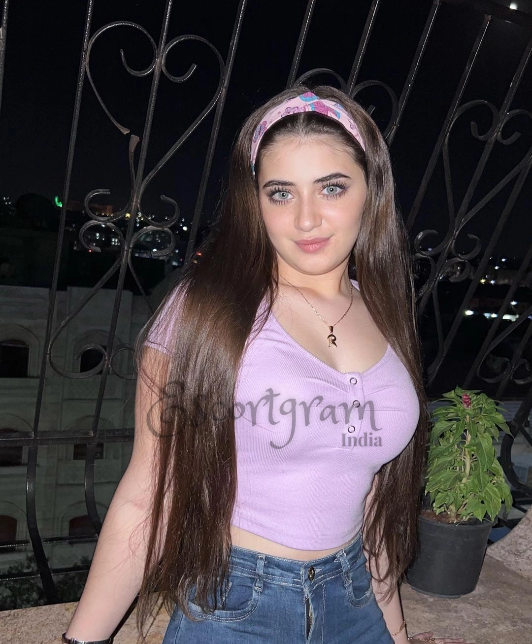 Call Girl Delhi Shreya