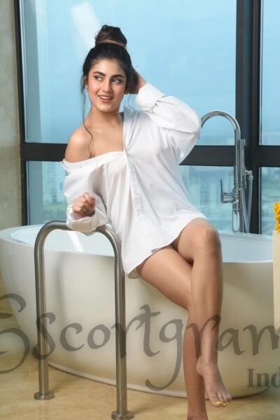 Call Girl Delhi Shayna