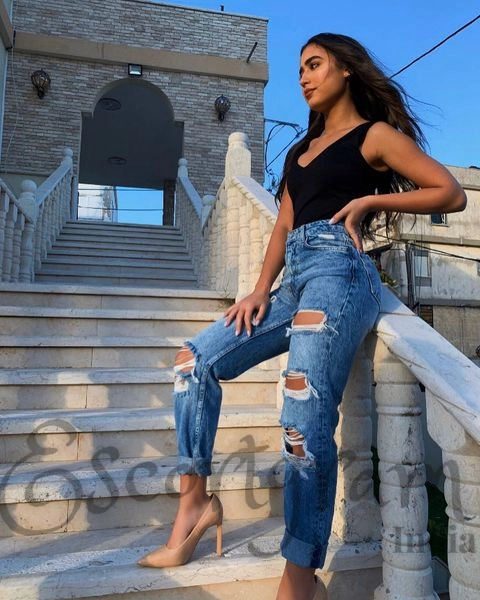 Call Girl DELHI Maya Sharma